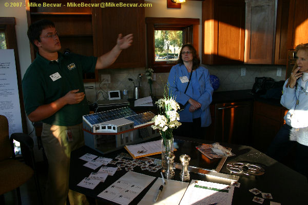 Guided tour of the kitchen